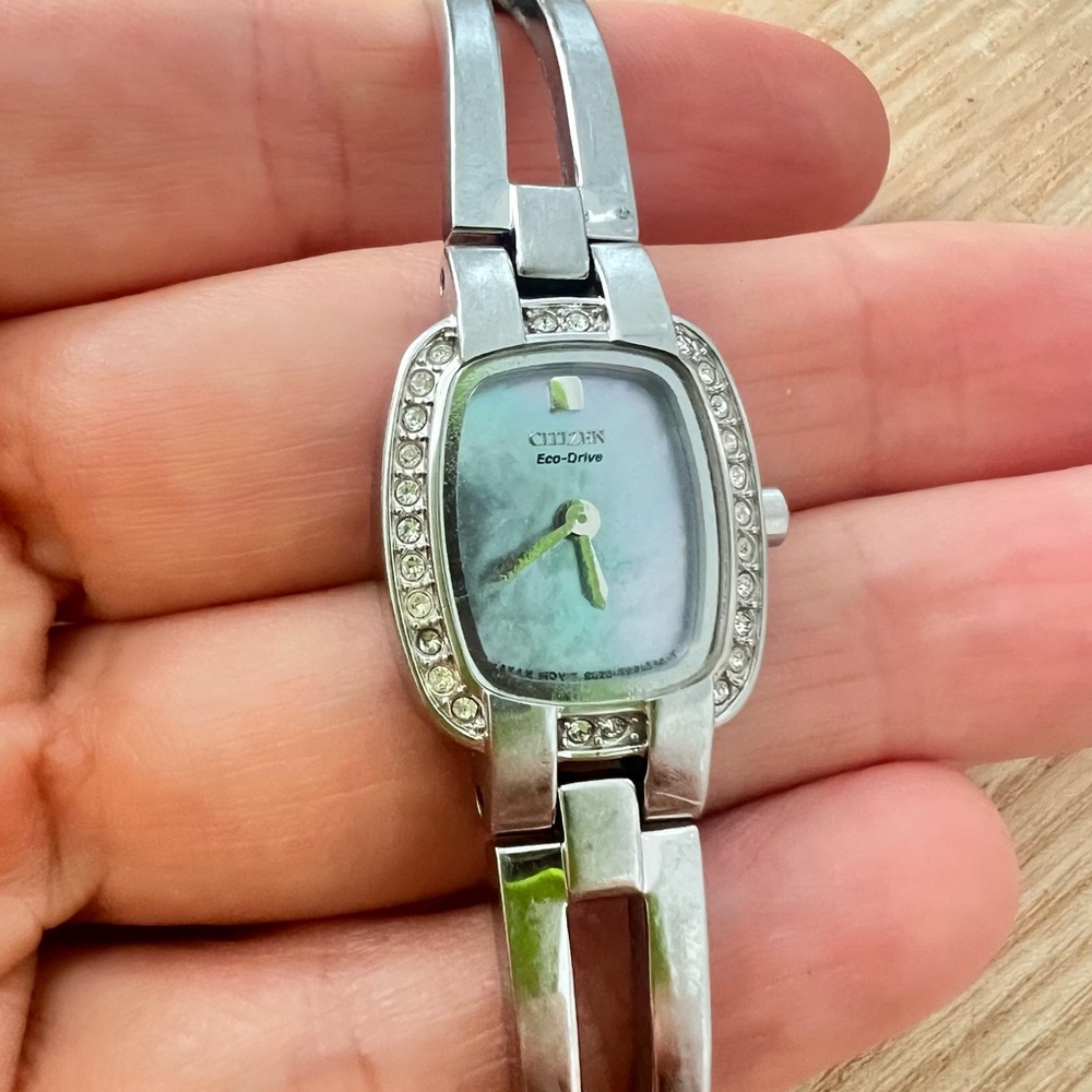 Citizen eco-drive ladies mother of pearl silver tone steel dress watch untested